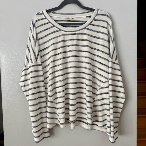 Max Studio Sweaters - Max Studio Parisan Chic Black and White Oversized Striped Top